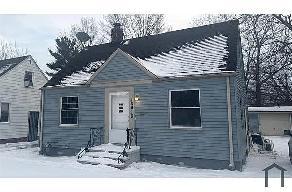 16910 Lotus Dr photo 1