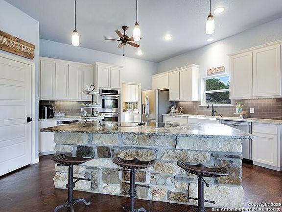 5th image of 690 Eves Spring Dr
