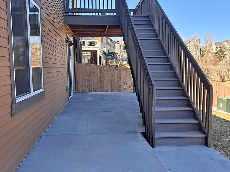 470 Hyde Park Cir — Photo 14