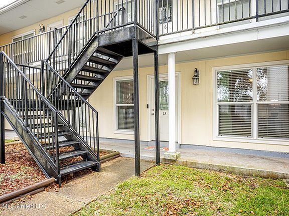 2nd image of 3230 Cumberland Rd APT 12