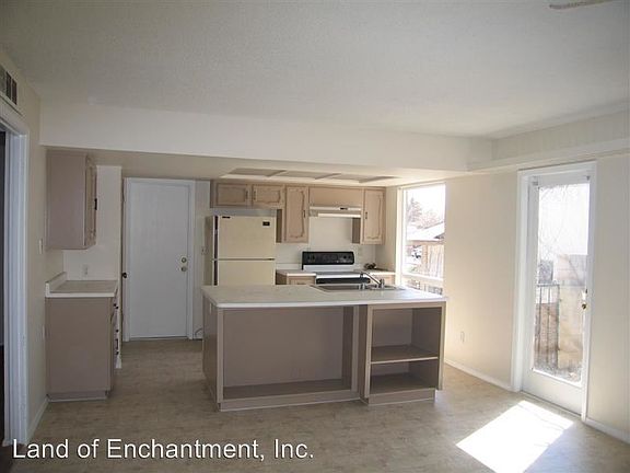 4th image of 11809 El Solindo Ave NE