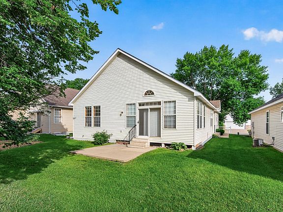 5th image of 442 Meadowood Ln