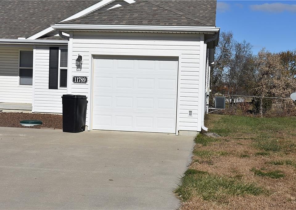 1st image of 11789 Ridgeway Dr