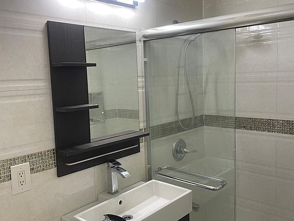3rd image of 14316 Willets Point Blvd Floor 1