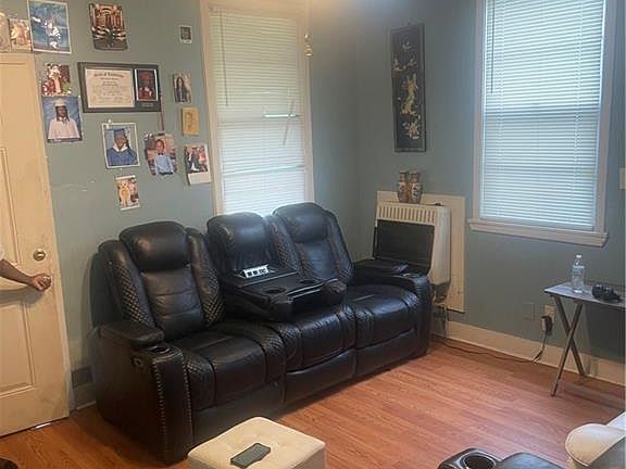 4th image of 4052 Saint Ferdinand St
