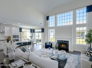 74 Vizcaya Dr, Monroe Township, NJ 08831