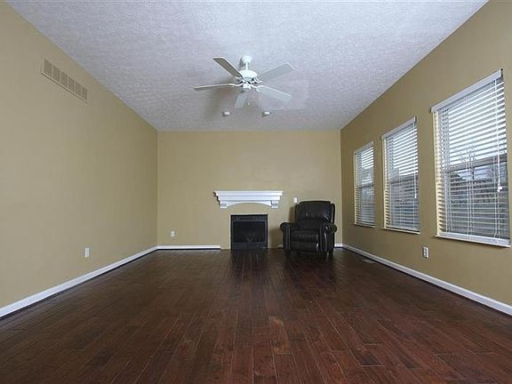 2nd image of 6886 Knox Ln