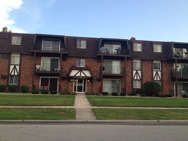 1st image of 5723 W 129th St #8E