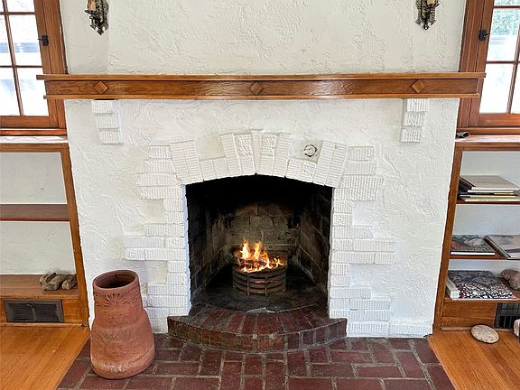 4th image of 577 2nd Avenue NE