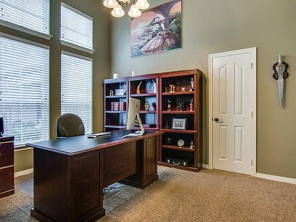 3rd image of 806 Shady Meadow Dr