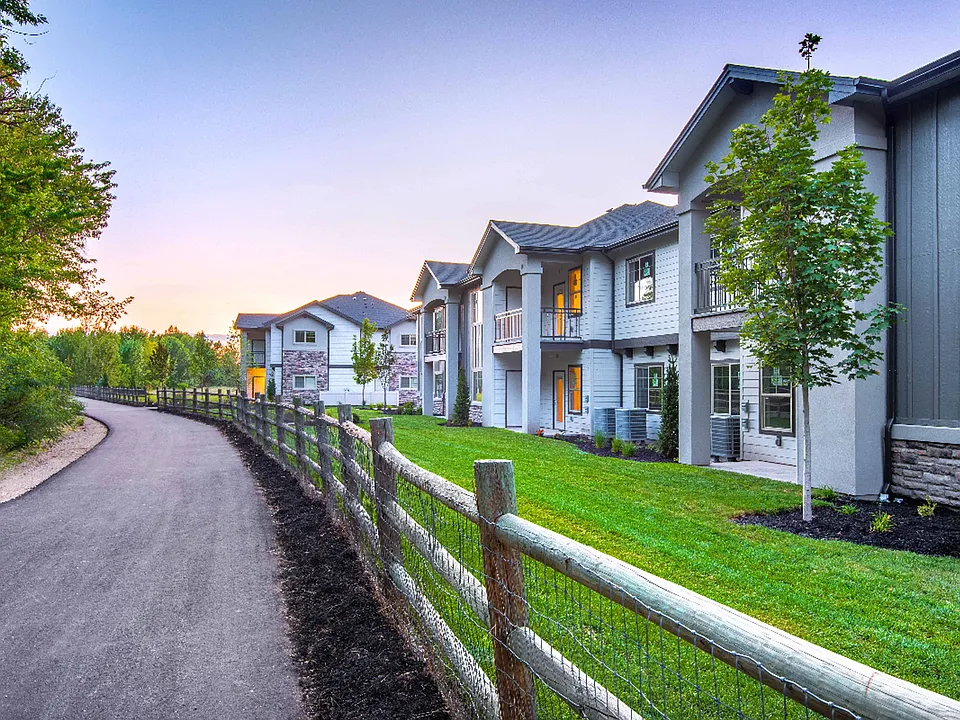 Eagle River Apartments