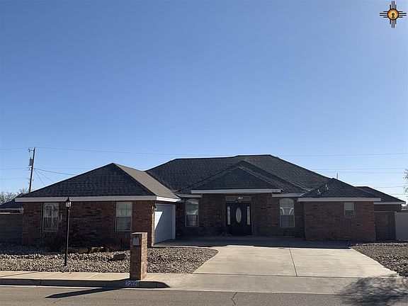2nd image of 2209 Aspen St