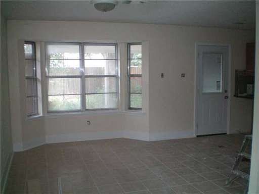 2nd image of 2209 Yorktowne Dr
