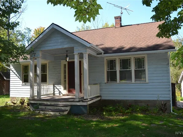 4076 N Freeman Rd, Orchard Park, NY 14127