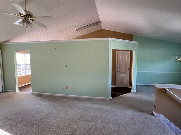 3rd image of 6771 Browns Mill Chase