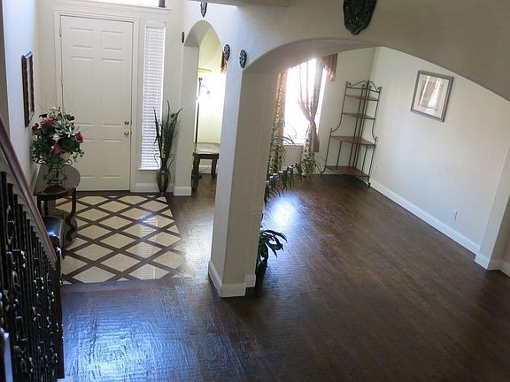 2nd image of 3025 Darlington Dr