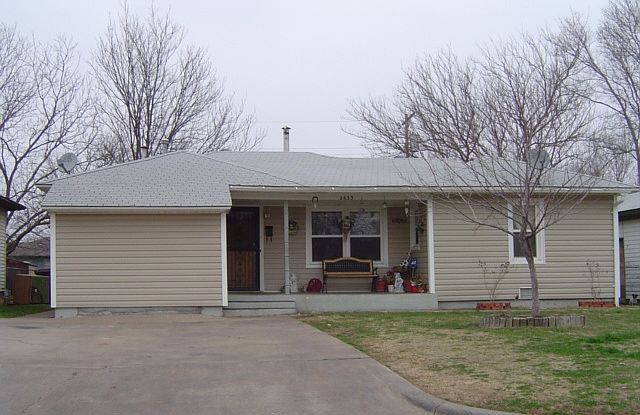 4 Bed 1 bath Great starter home or Investment property