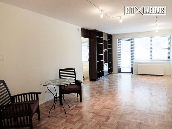 3rd image of 2039 Broadway #5H