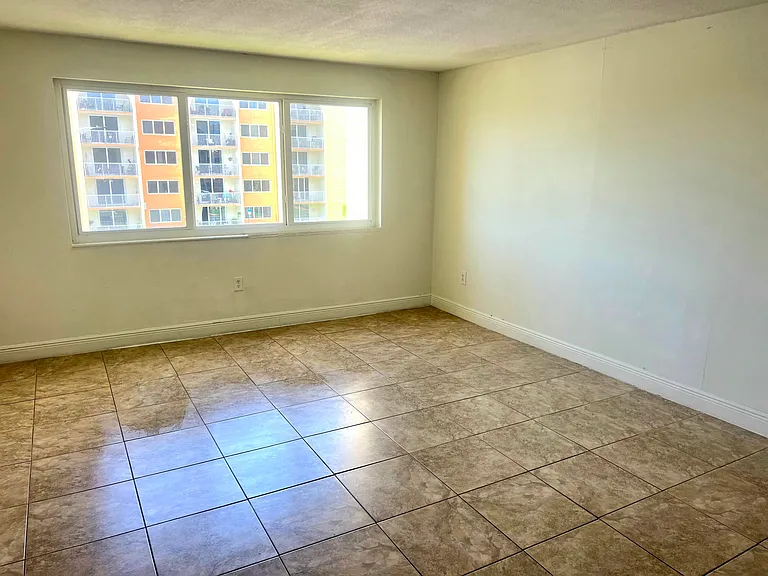 7000 NW 186th St #4-316 — Photo 14
