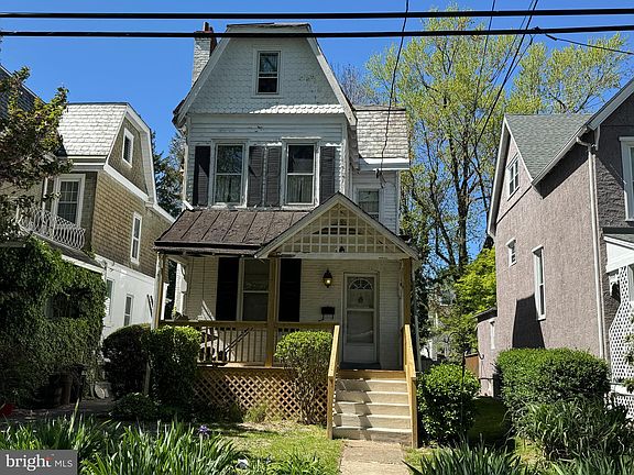 2nd image of 51 W Essex Ave