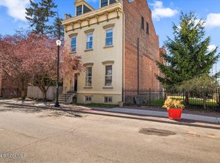 371 2nd St, Troy, NY 12180