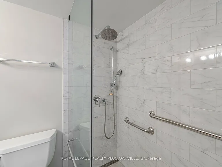 2177 Burnhamthorpe Rd W #1810 — Photo 20