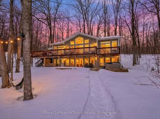 157 Farlain Lake Rd W, Tiny, ON L9M 0B9