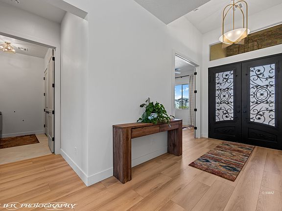 5th image of 228 S Josie Ann Way