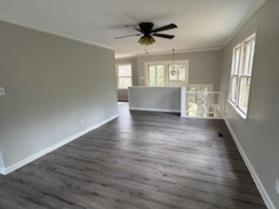 3rd image of 980 Woodcrest Rd