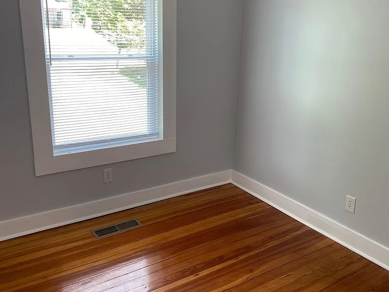 1902 Golden St — Photo 12
