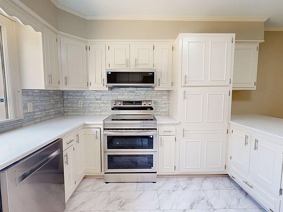 3rd image of 1818 Okeena Dr
