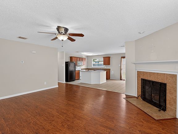 4th image of 361 Blairwood Dr