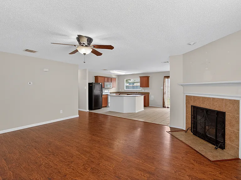 361 Blairwood Dr — Photo 4