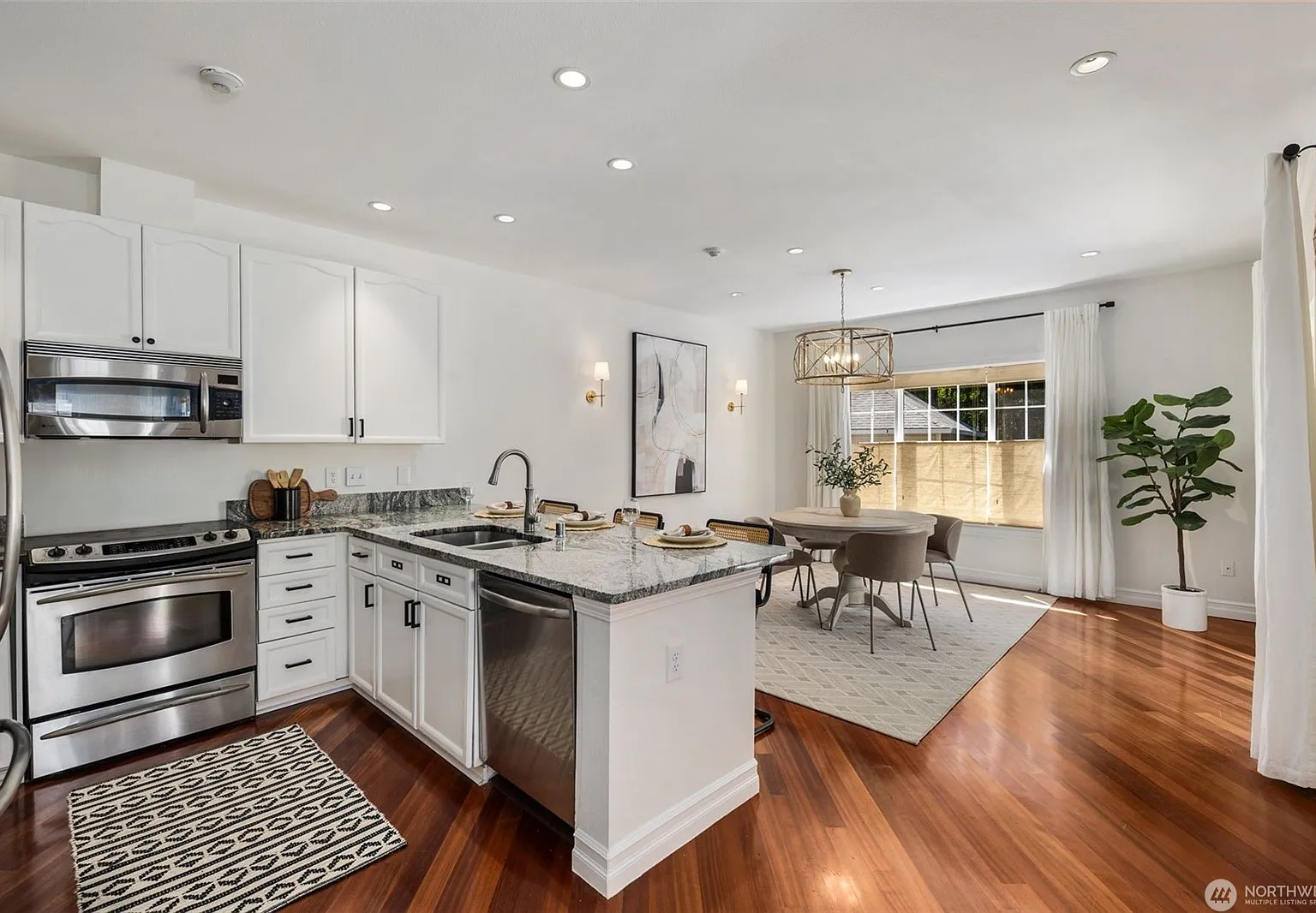2 bed, 1280 sqft, $3,500 — Photo 4