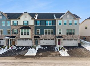 2002 Spinosa Ln, Jeannette, PA