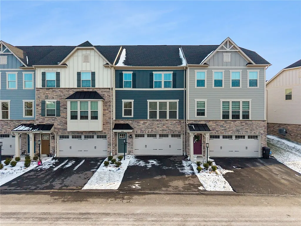 2002 Spinosa Ln photo 1