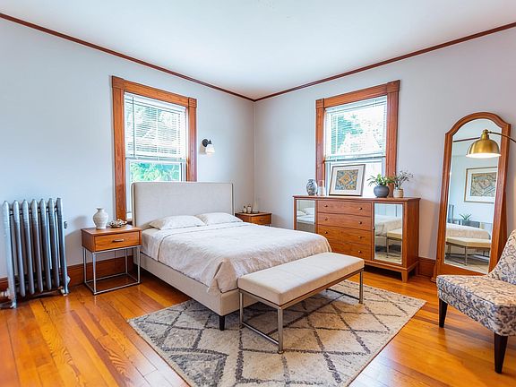 3rd image of 105 Ray St