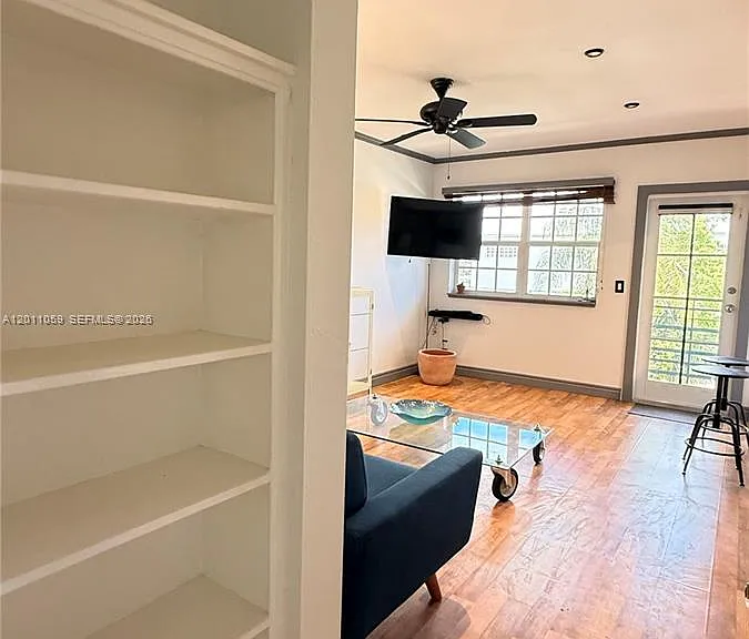 8600 Byron Ave #8 — Photo 33