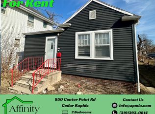 950 Center Point Rd NE, Cedar Rapids, IA 52402