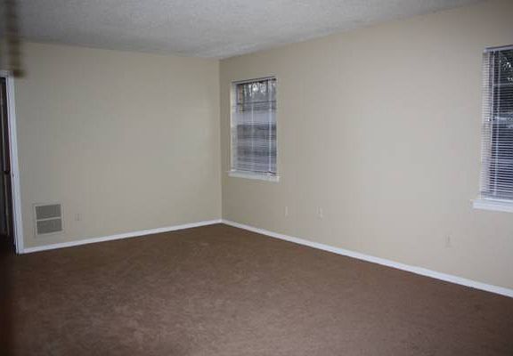 4th image of 3636 Spottswood Ave