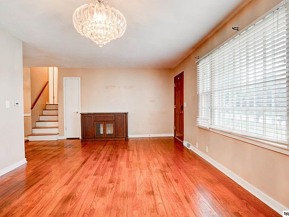 4th image of 5606 Mary St