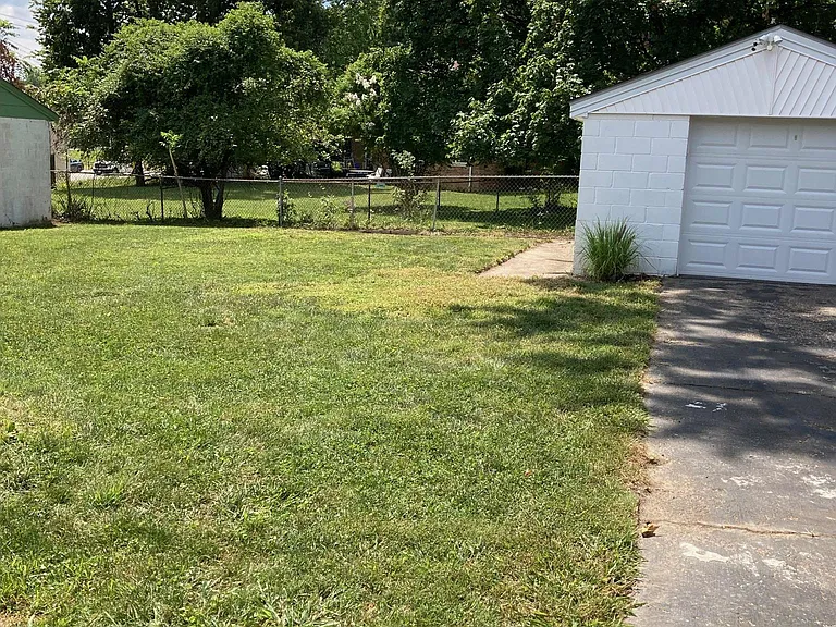 4917 Charlemar Dr — Photo 23