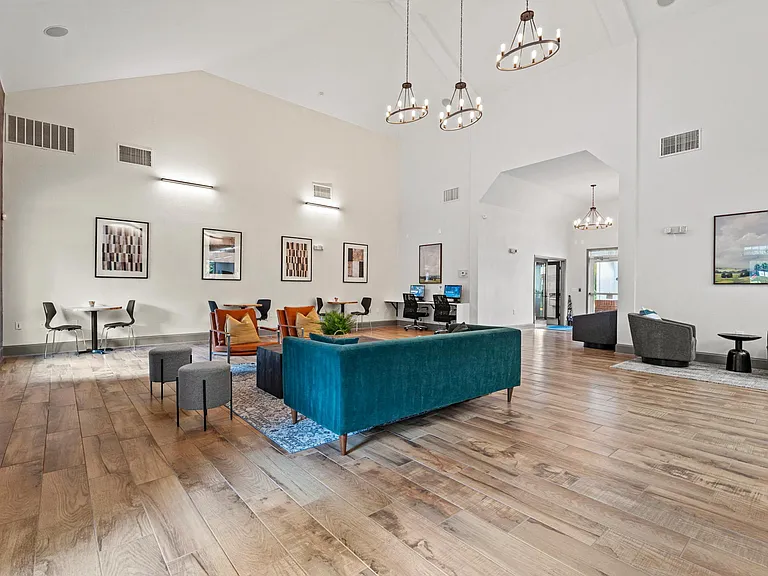 SomerHill Farms Apartments — Photo 20