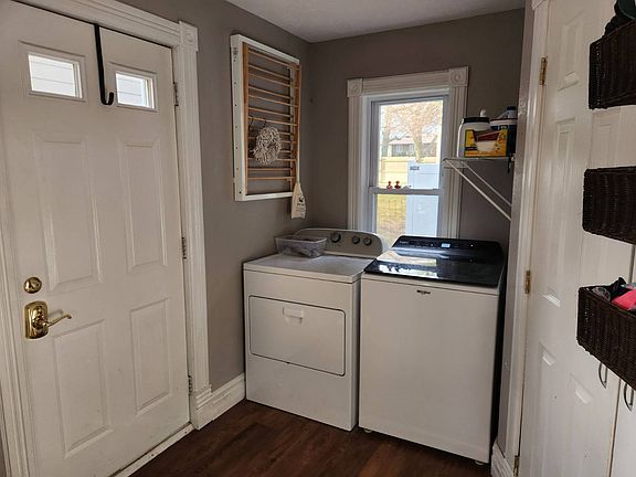 4th image of 304 E Beebe Ave