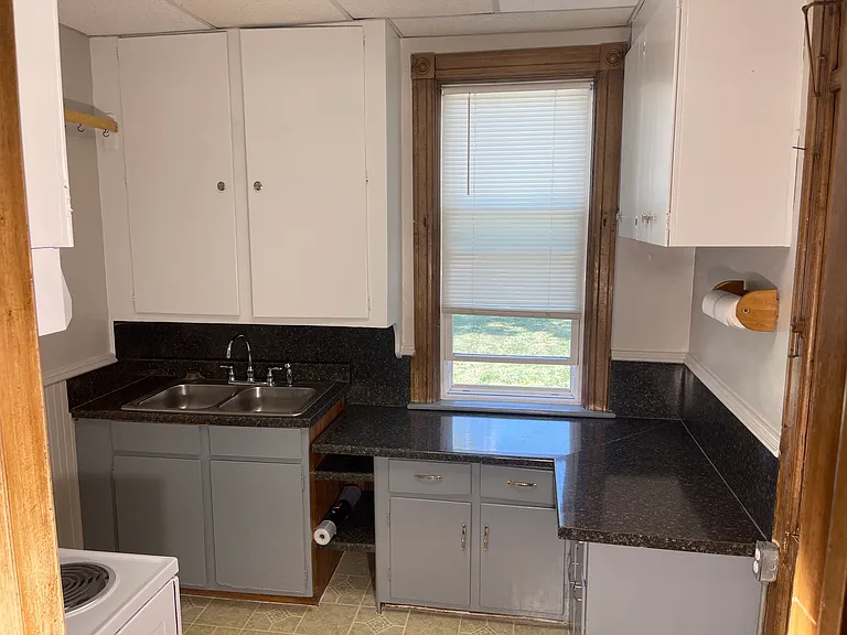 349 S Church St — Photo 4