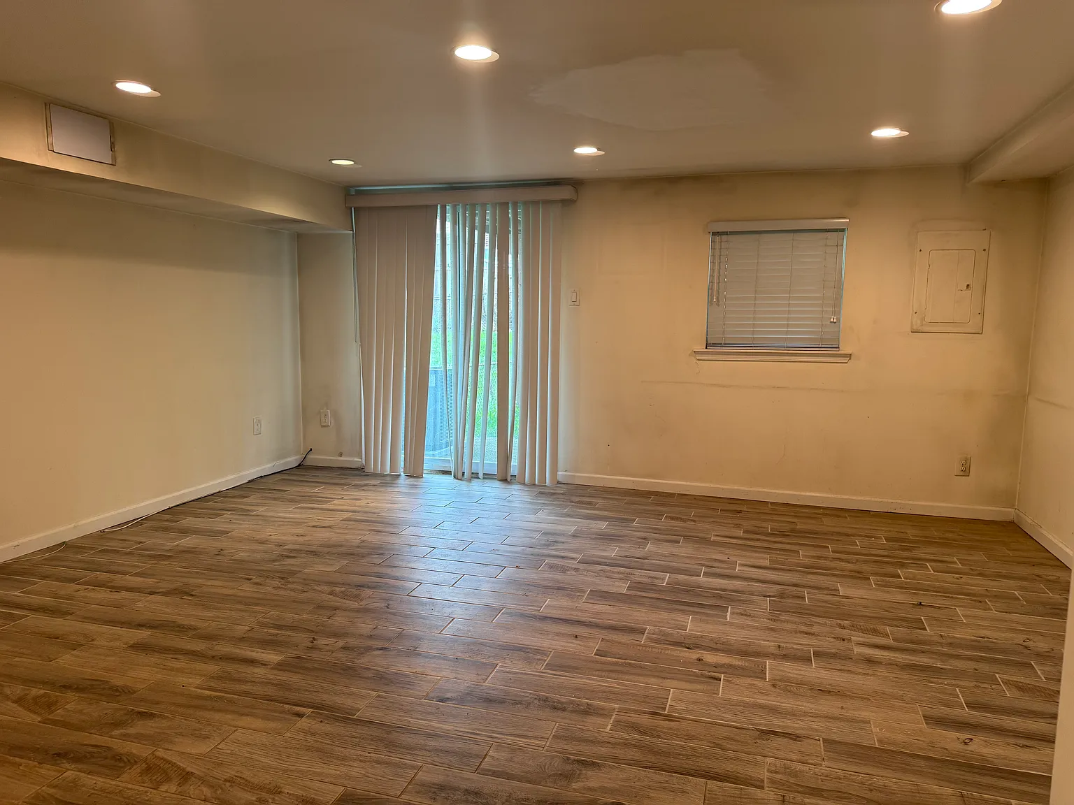 3 bed, 1368 sqft, $2,200 — Photo 4