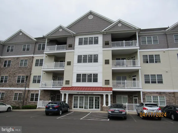 300 Tyler Ct Unit 410, Philadelphia, PA 19111