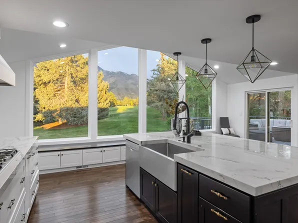 8479 S Escalante Dr, Sandy, UT 84093