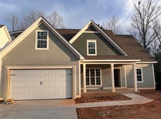 1838 Dellia Dr, Auburn, AL 36830