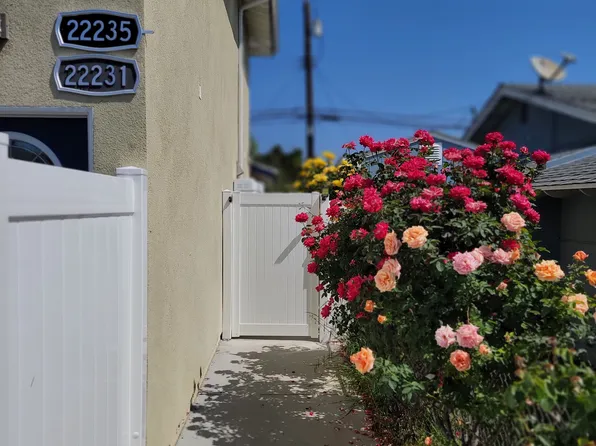 22235 Burton St, Canoga Park, CA 91304